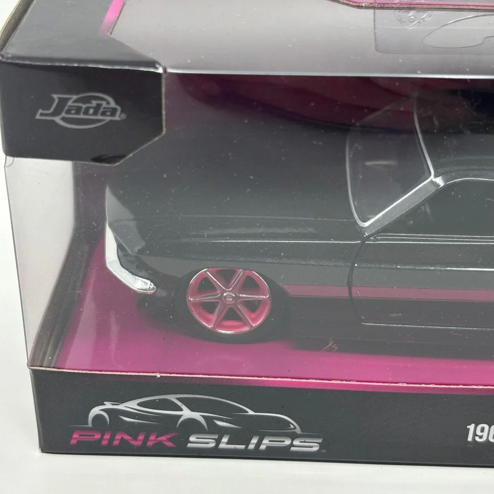 1969 Ford Mustang Jada Pink Slips  Diecast Car Black Pink Trim 1:32 New